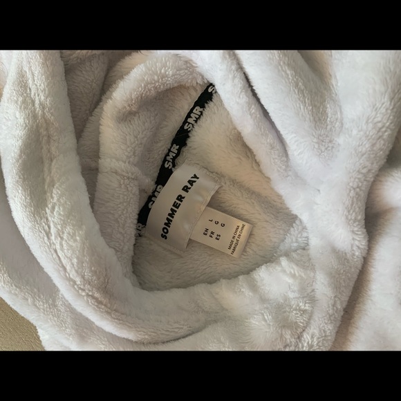 Cropped hoodie from the sommer ray collection - Picture 2 of 2